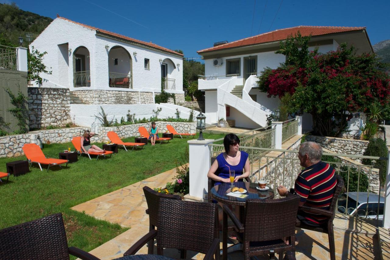 Makis Village-Apartments Agia Efimia Екстер'єр фото