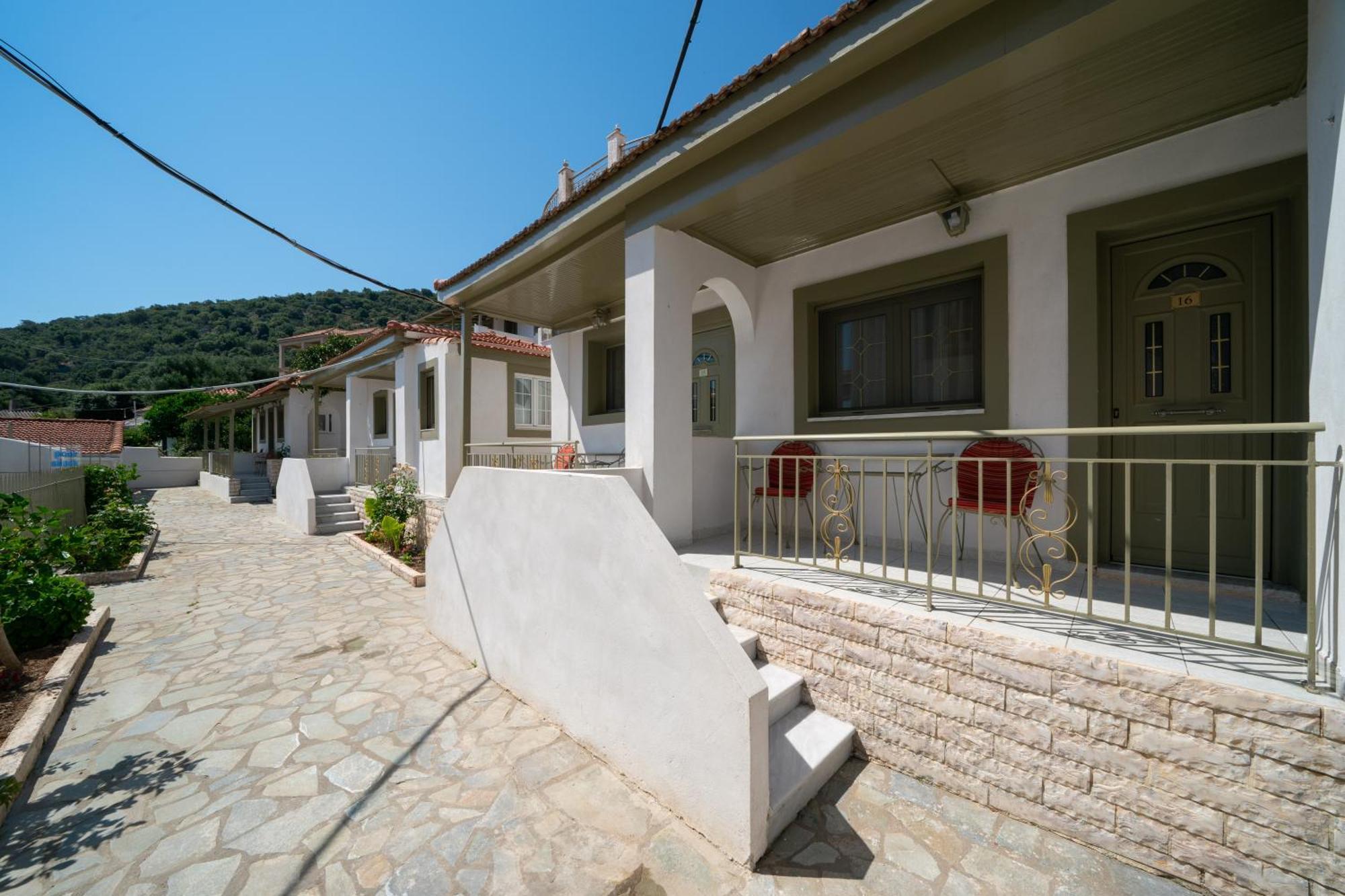 Makis Village-Apartments Agia Efimia Екстер'єр фото